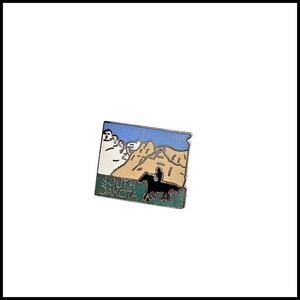 South Dakota Souvenir Pin Mount Rushmore Horseback Riding Travel Gift‎